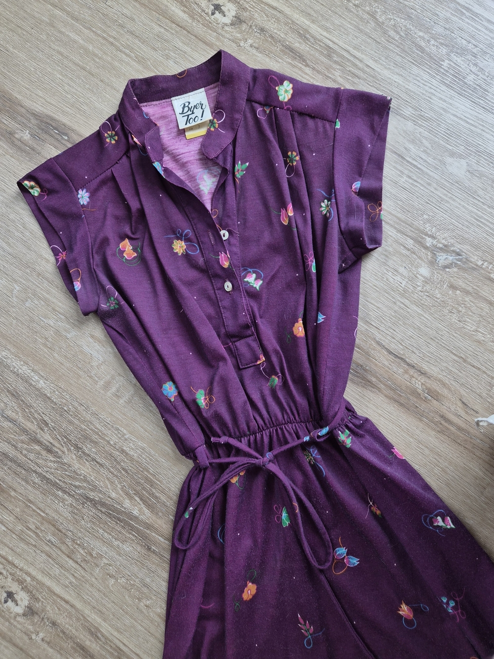 Byer Too! Vintage Sleeveless Plum Floral Midi Dress with Tie Waist